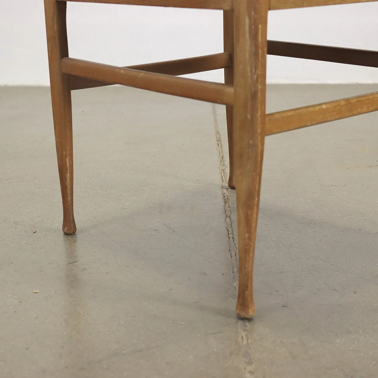 Coppia di sedie in faggio tinto con seduta in similpelle, anni '60 3