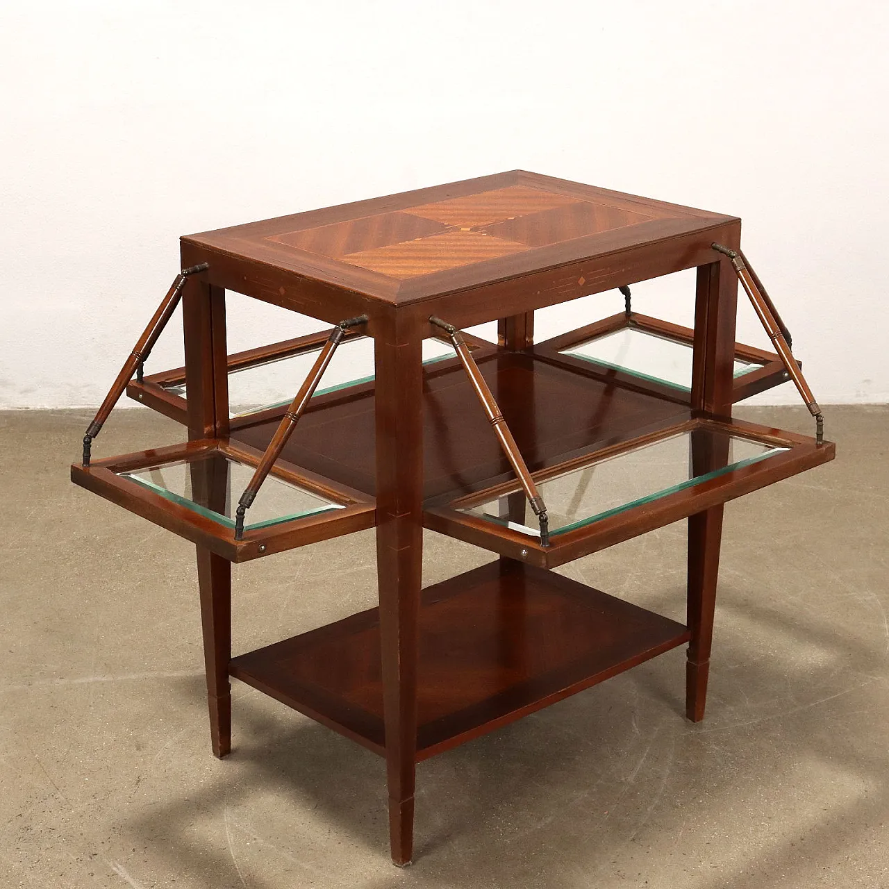 Mahogany veneered Art Nouveau coffee table, late 19th century 3