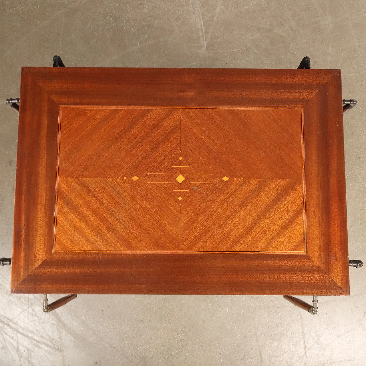 Mahogany veneered Art Nouveau coffee table, late 19th century 7