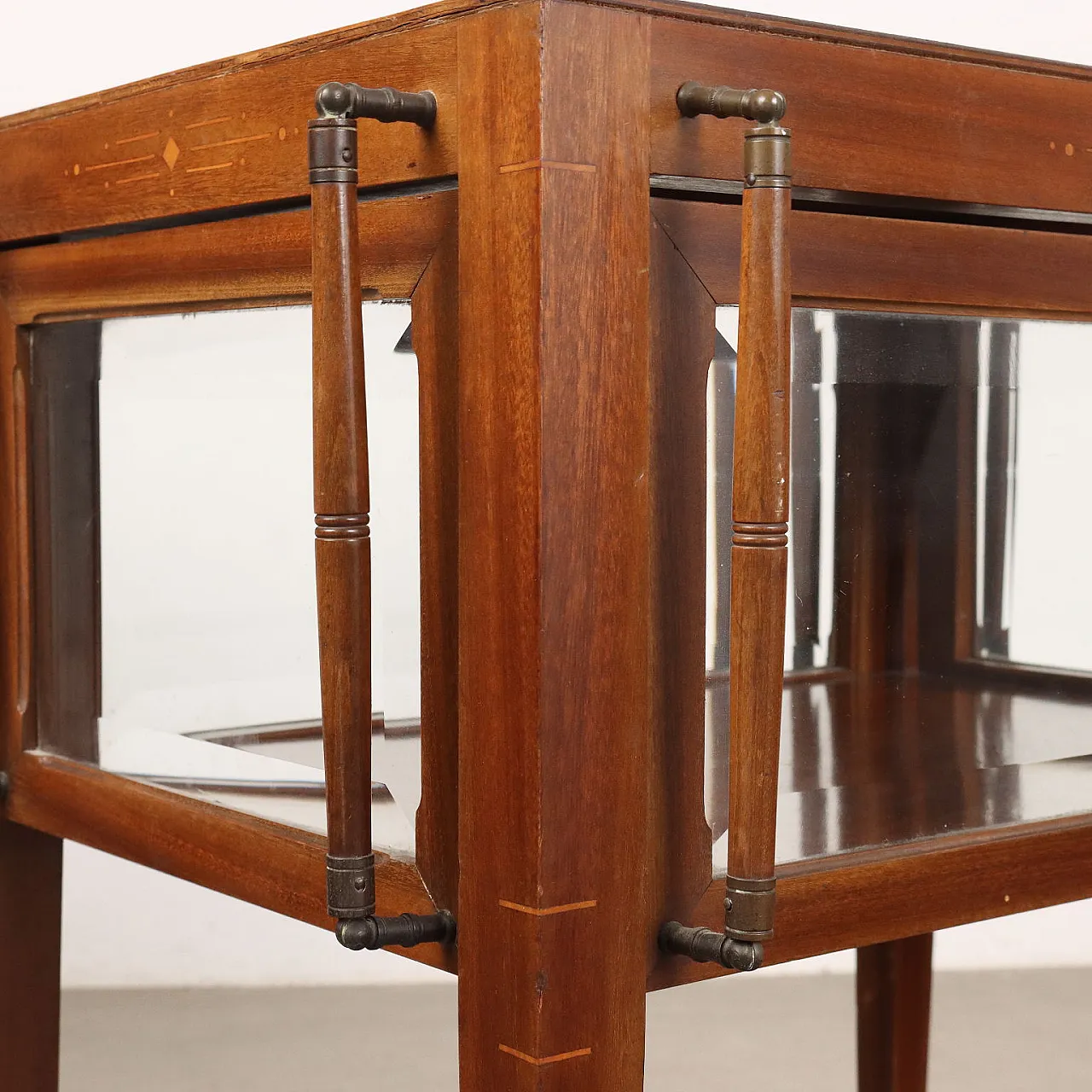 Mahogany veneered Art Nouveau coffee table, late 19th century 9