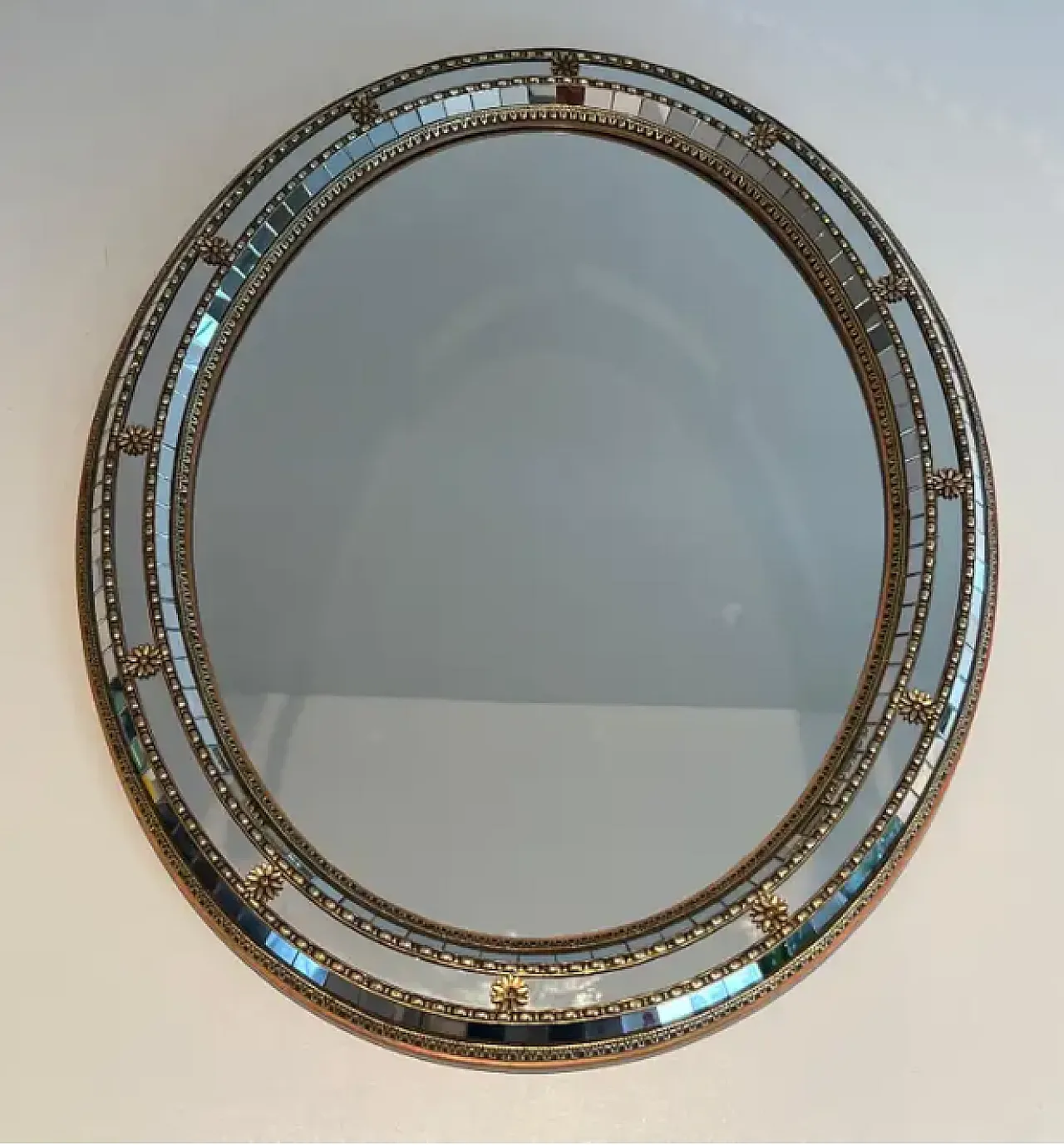 Specchio ovale multifacciale con ghirlande in ottone, anni '70 2