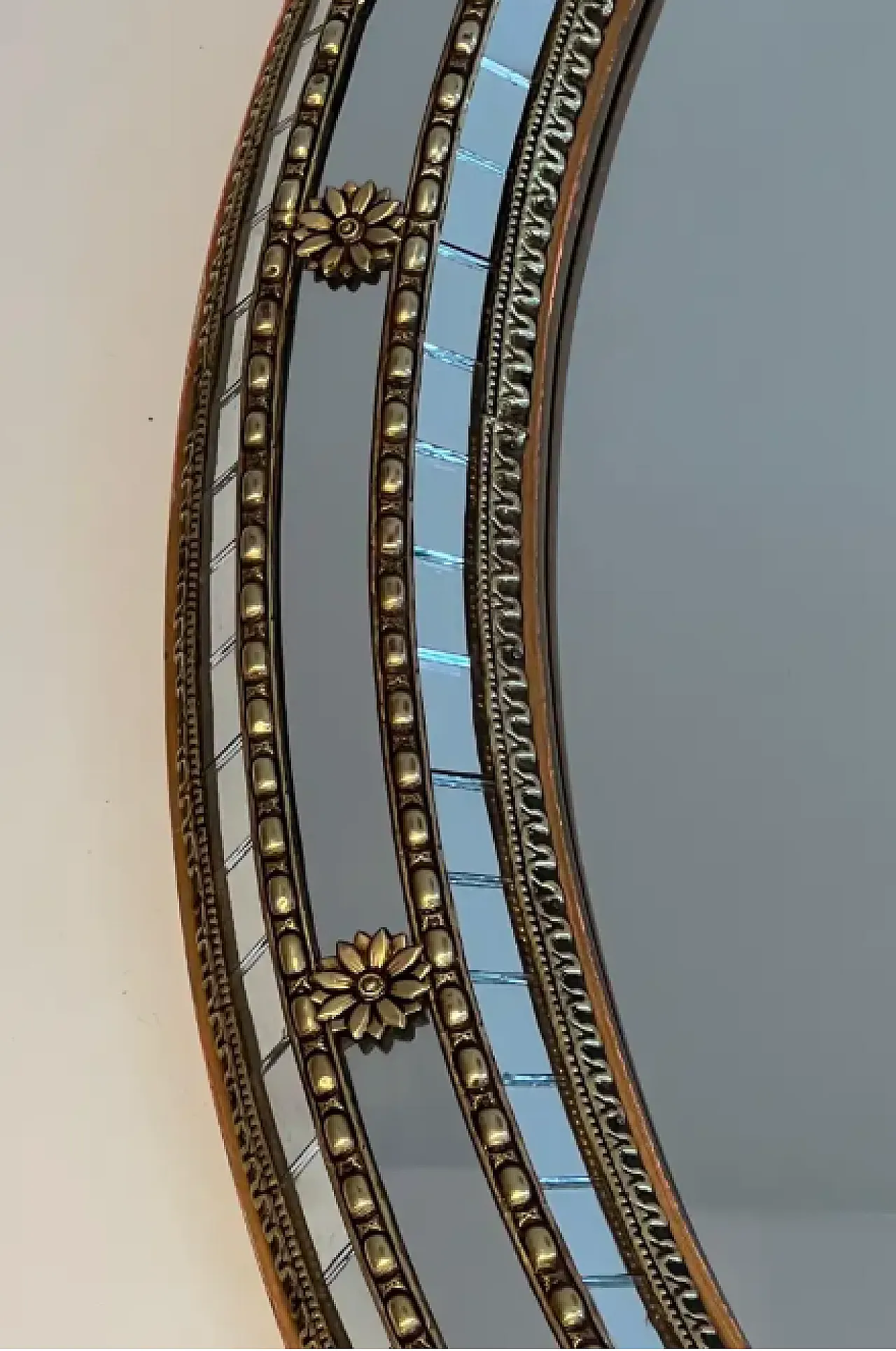 Specchio ovale multifacciale con ghirlande in ottone, anni '70 6