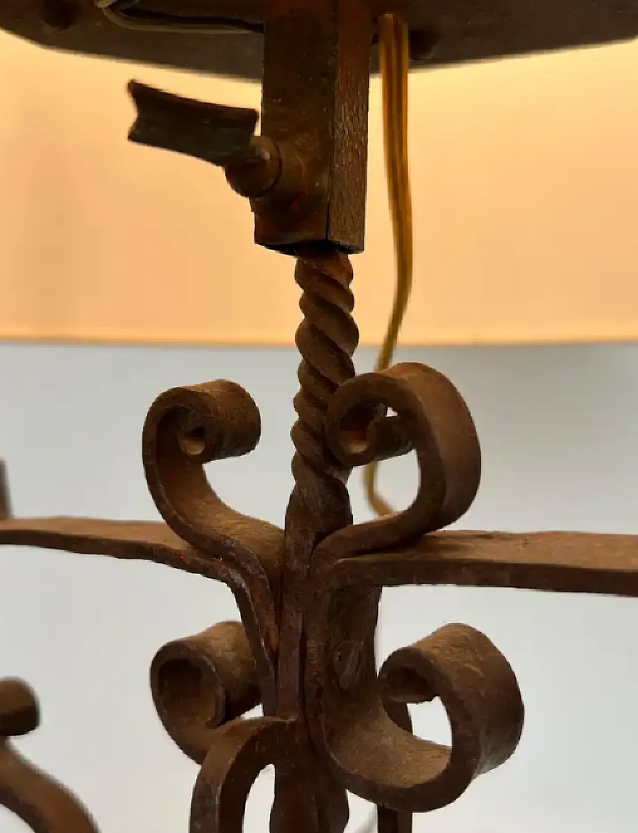 Candeliere a 6 luci in ferro battuto, anni '50 9