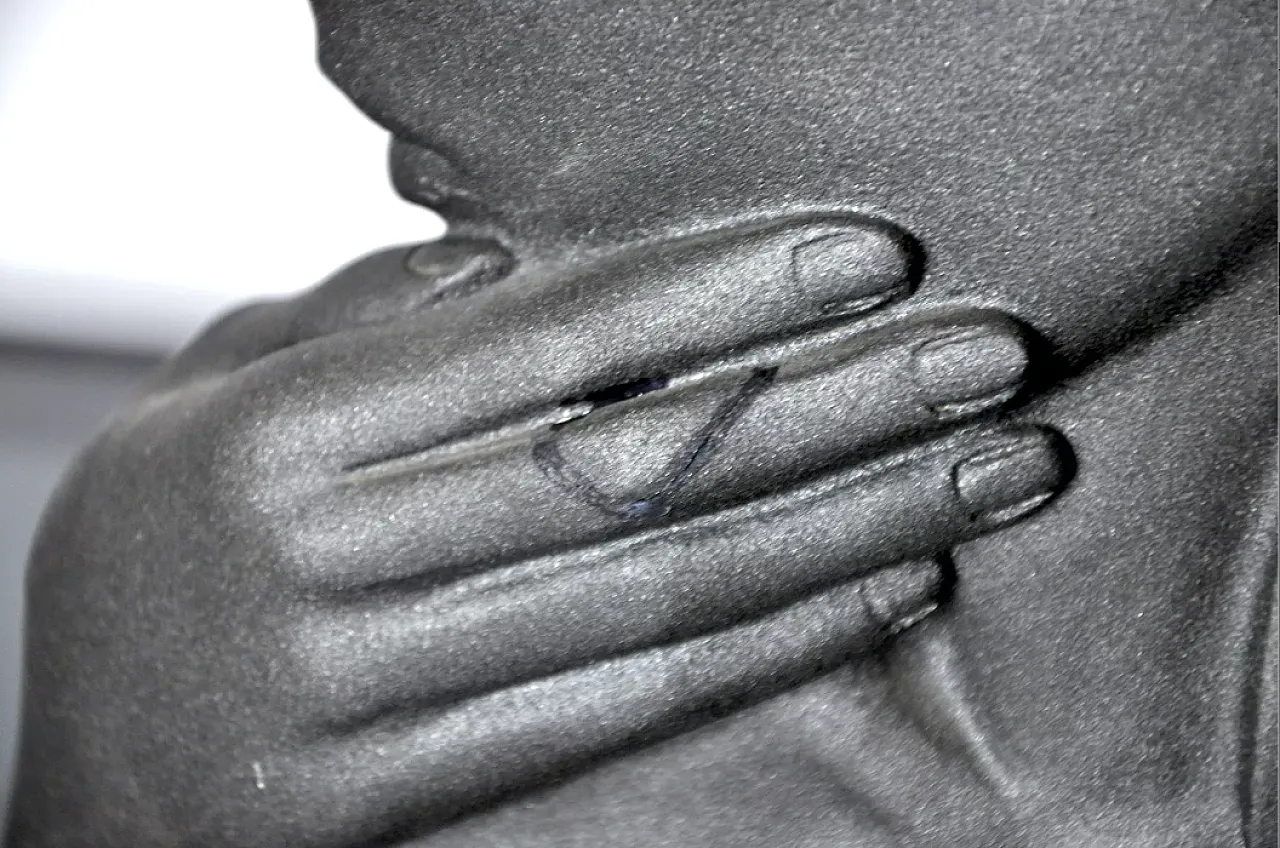 Plaster bust lamp of a woman, 1970s 4