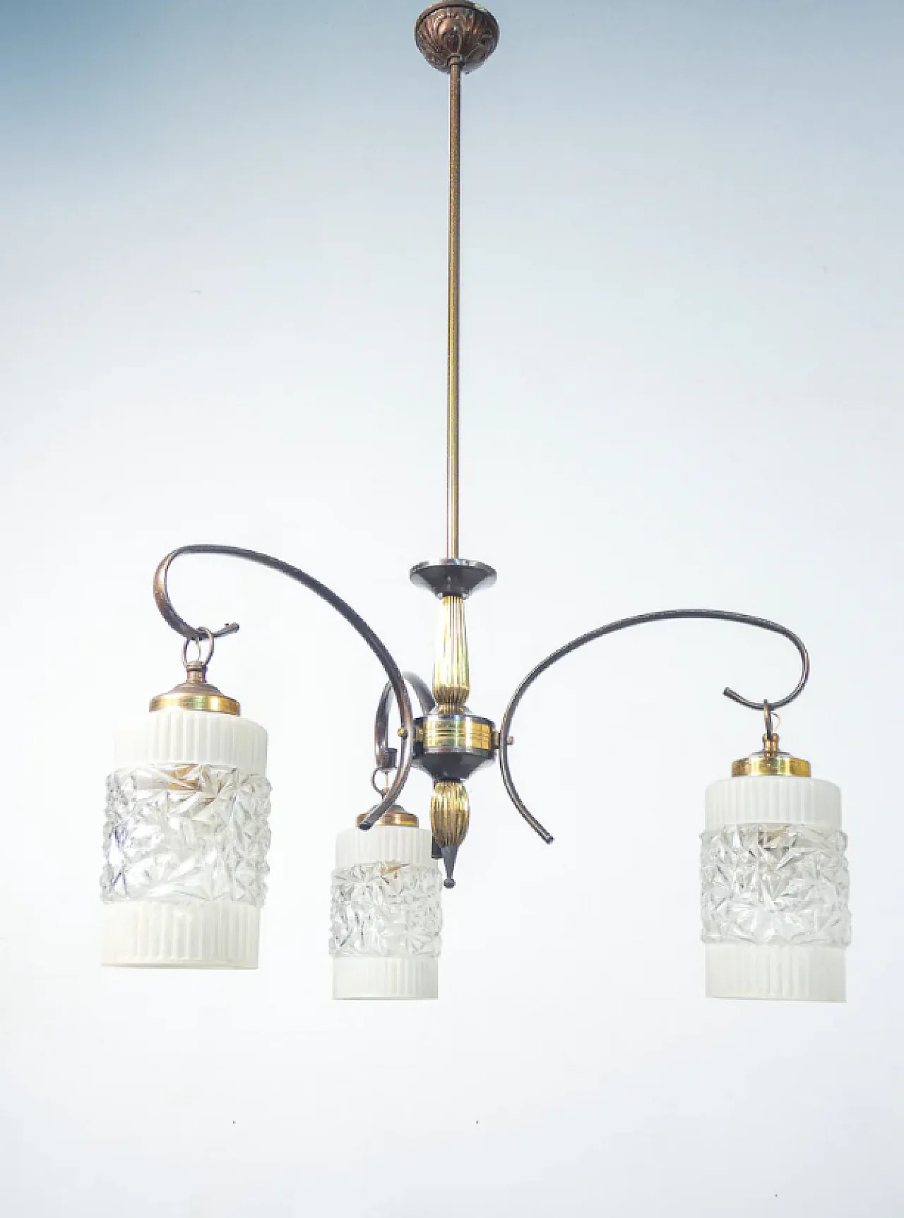 Lampadario a tre bracci in ottone e vetro, anni '40 2