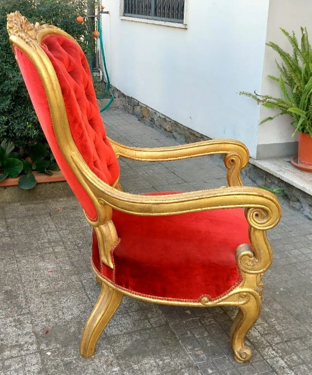 Poltrona in legno intagliato e dorato con foglia d'oro zecchino, '800 2