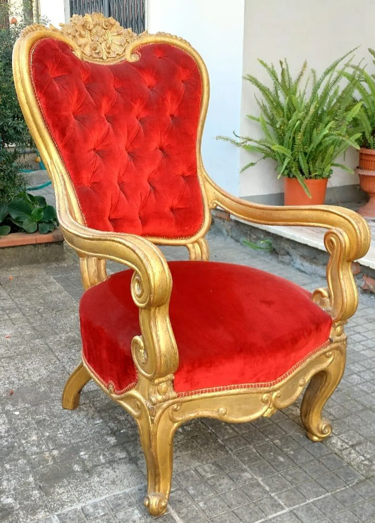 Poltrona in legno intagliato e dorato con foglia d'oro zecchino, '800 9