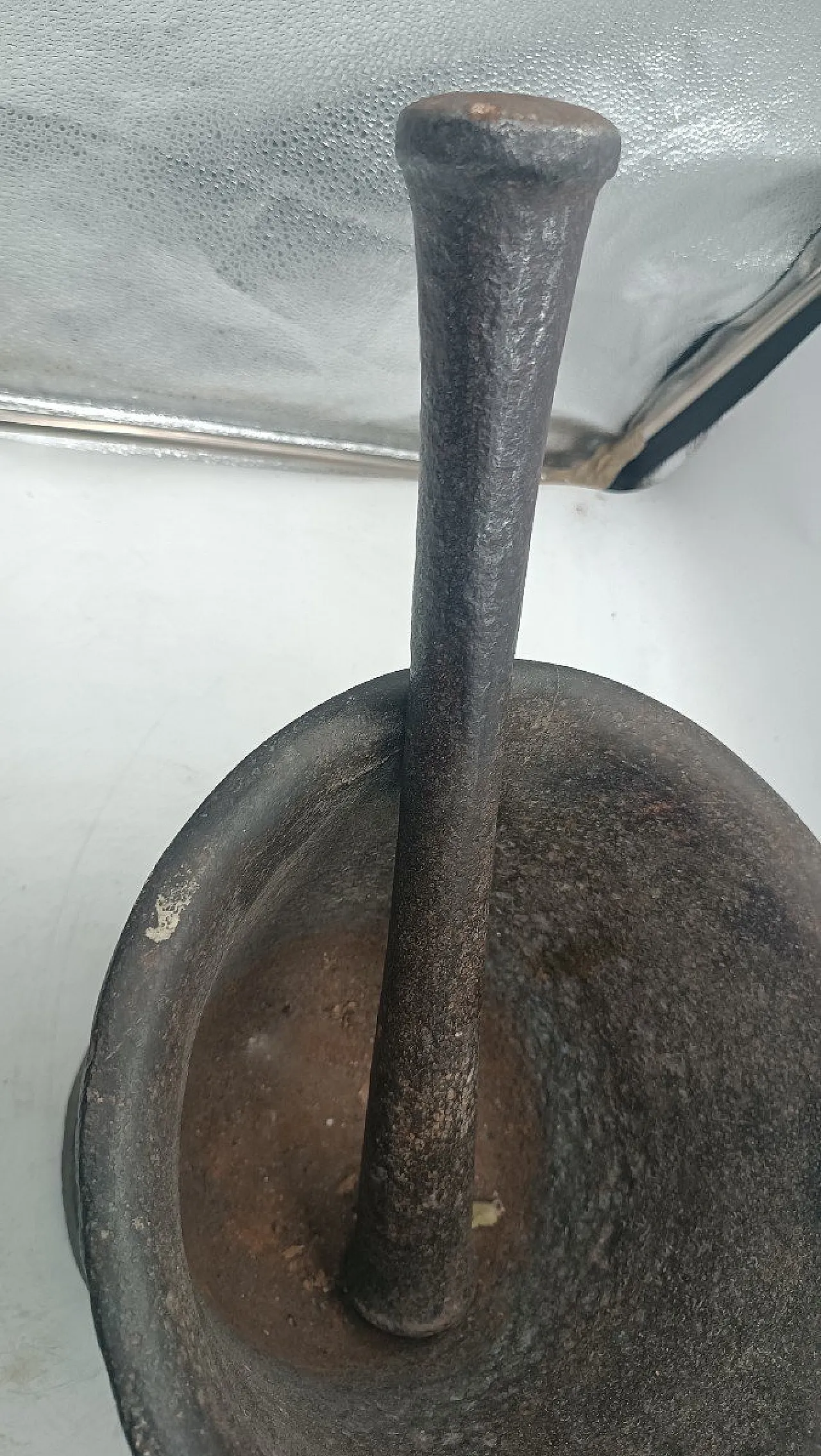 Iron mortar with pestle, 18th century 1