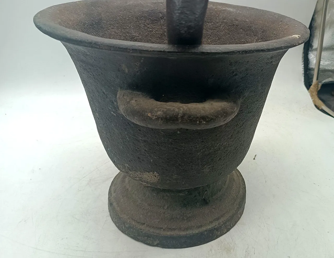 Iron mortar with pestle, 18th century 5