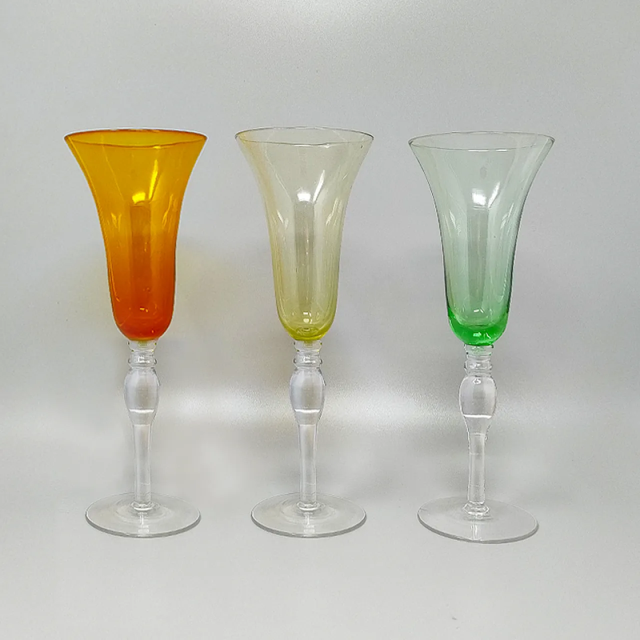 6 colored Murano glasses, 1960s 3
