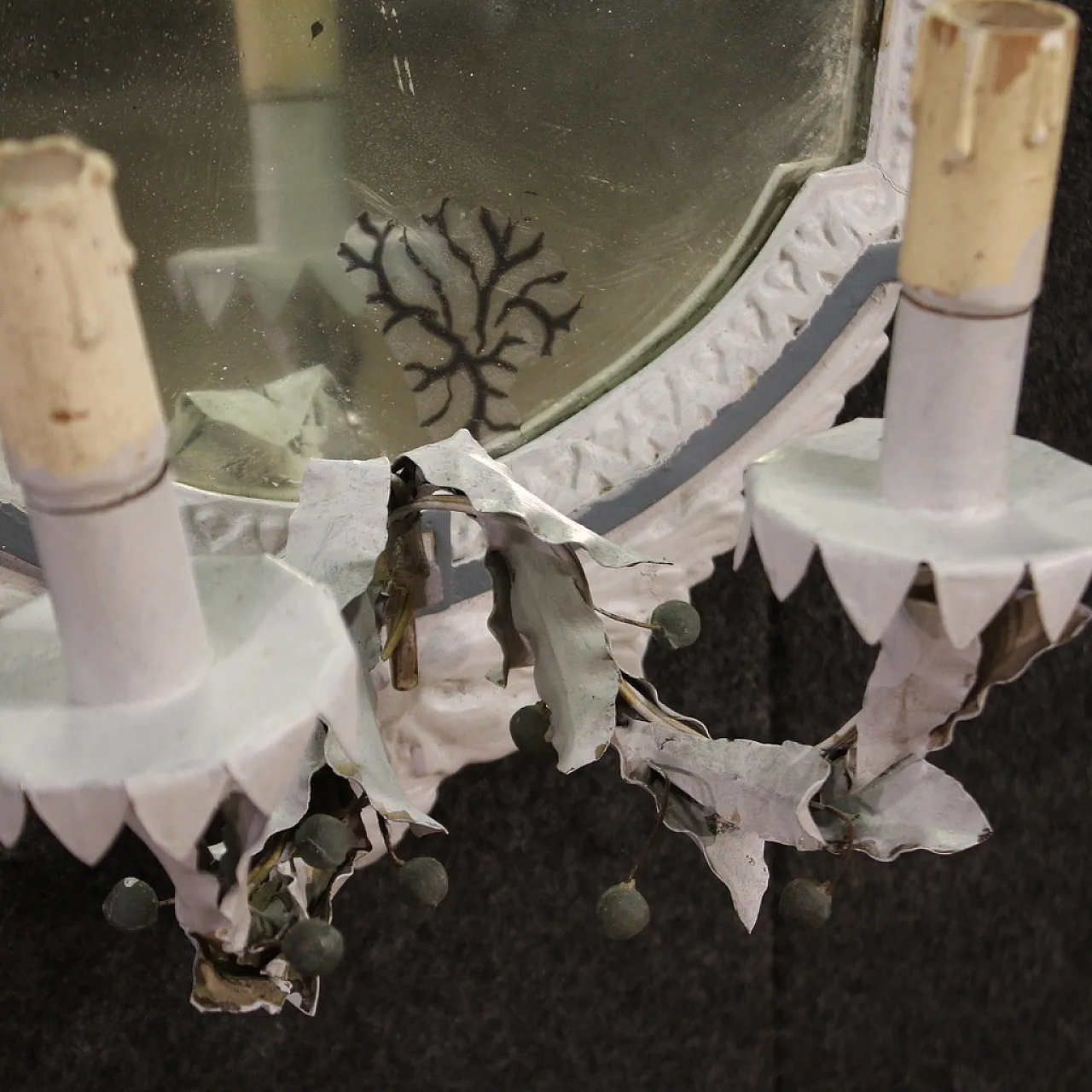 Coppia di specchiere in stile Luigi XVI laccate in bianco, '900 6