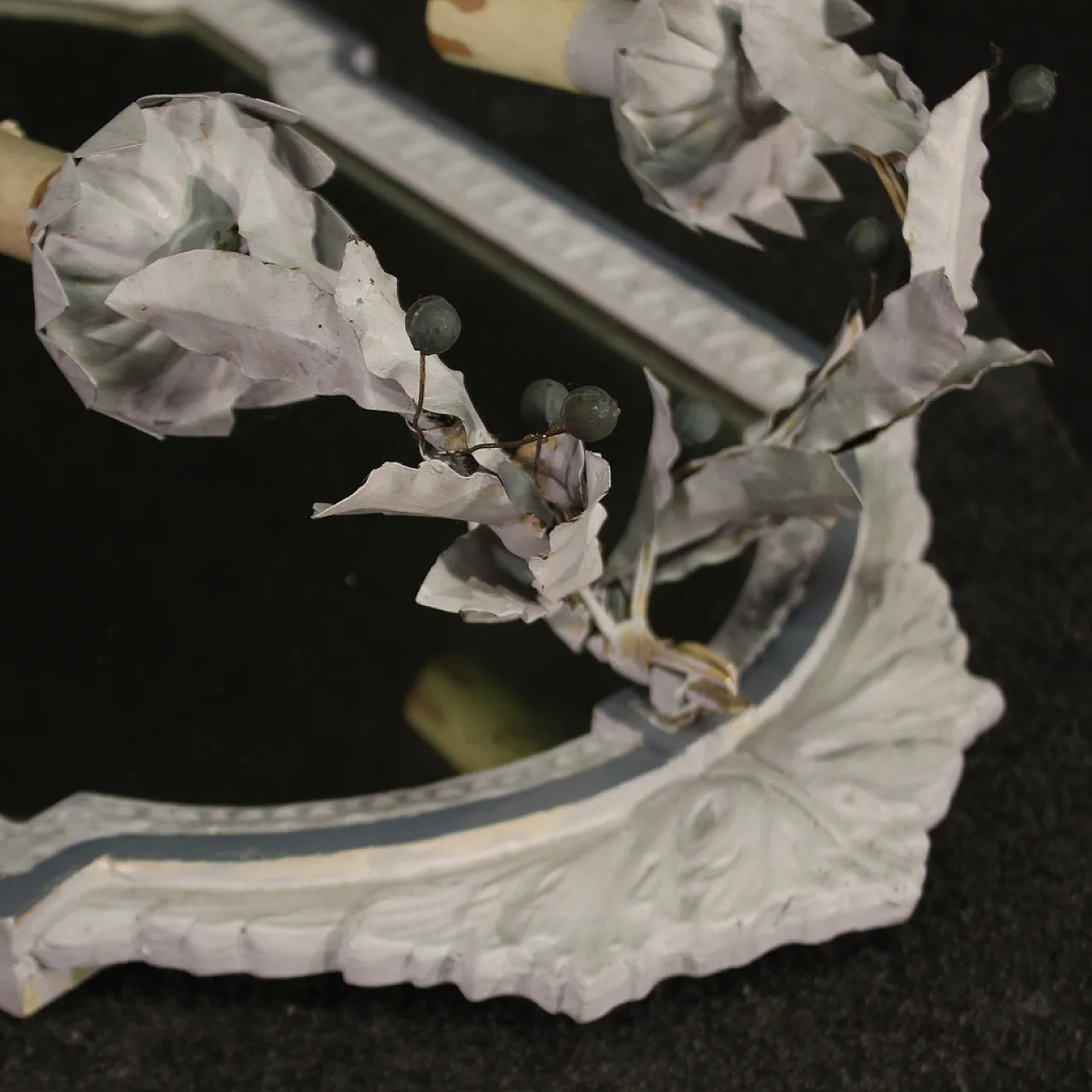 Coppia di specchiere in stile Luigi XVI laccate in bianco, '900 12