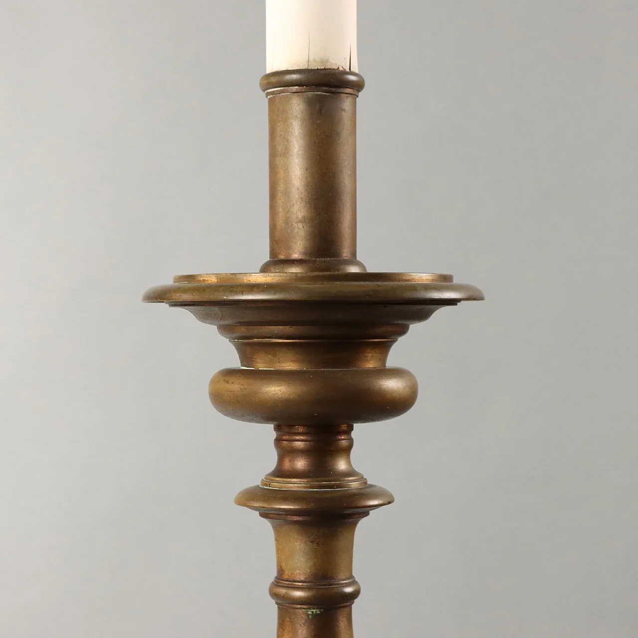 Bronze torcher with turned structure and lampshade 3