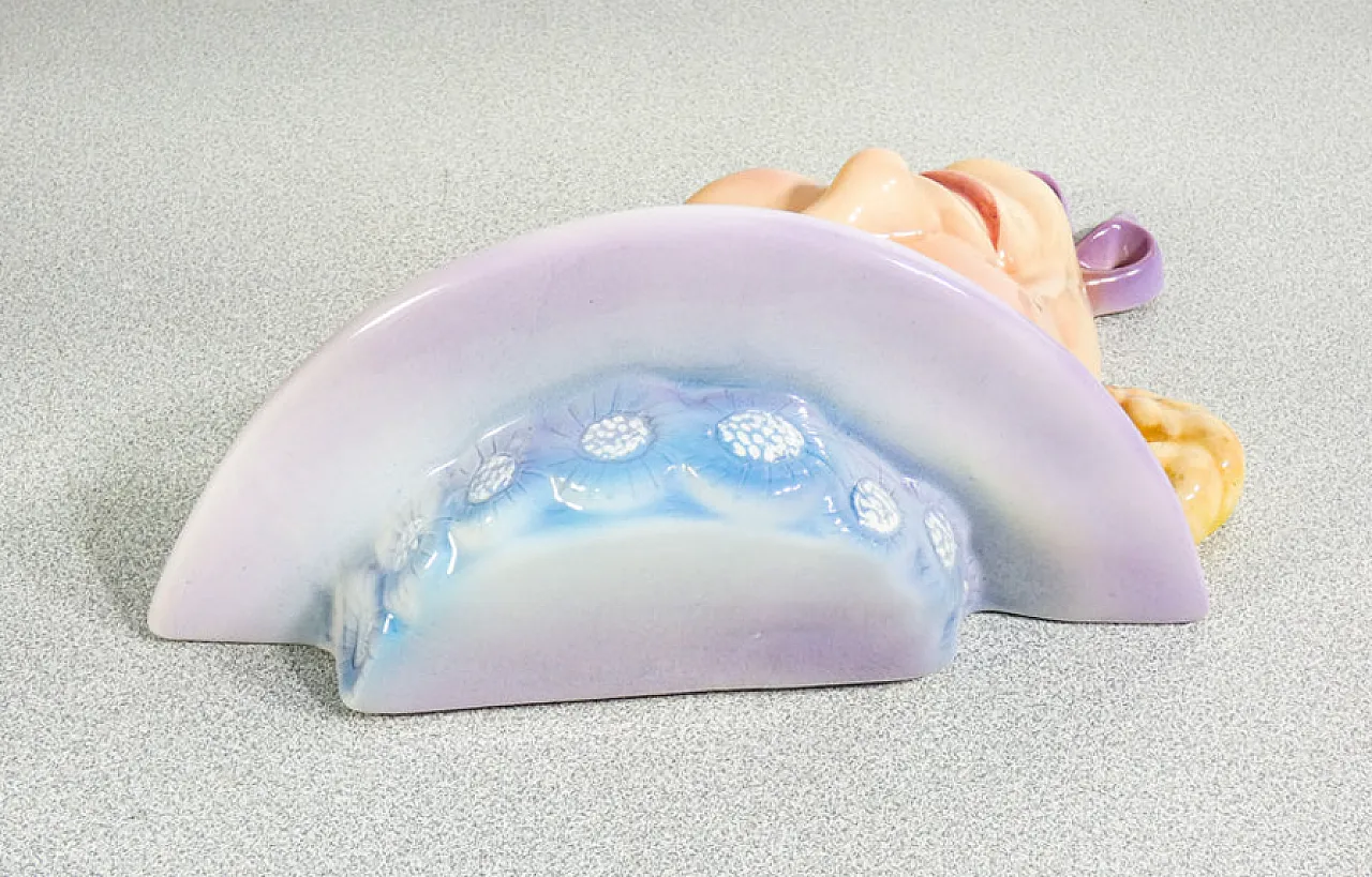 Donna con cappello in ceramica di Antonio Ronzan, anni '40 4