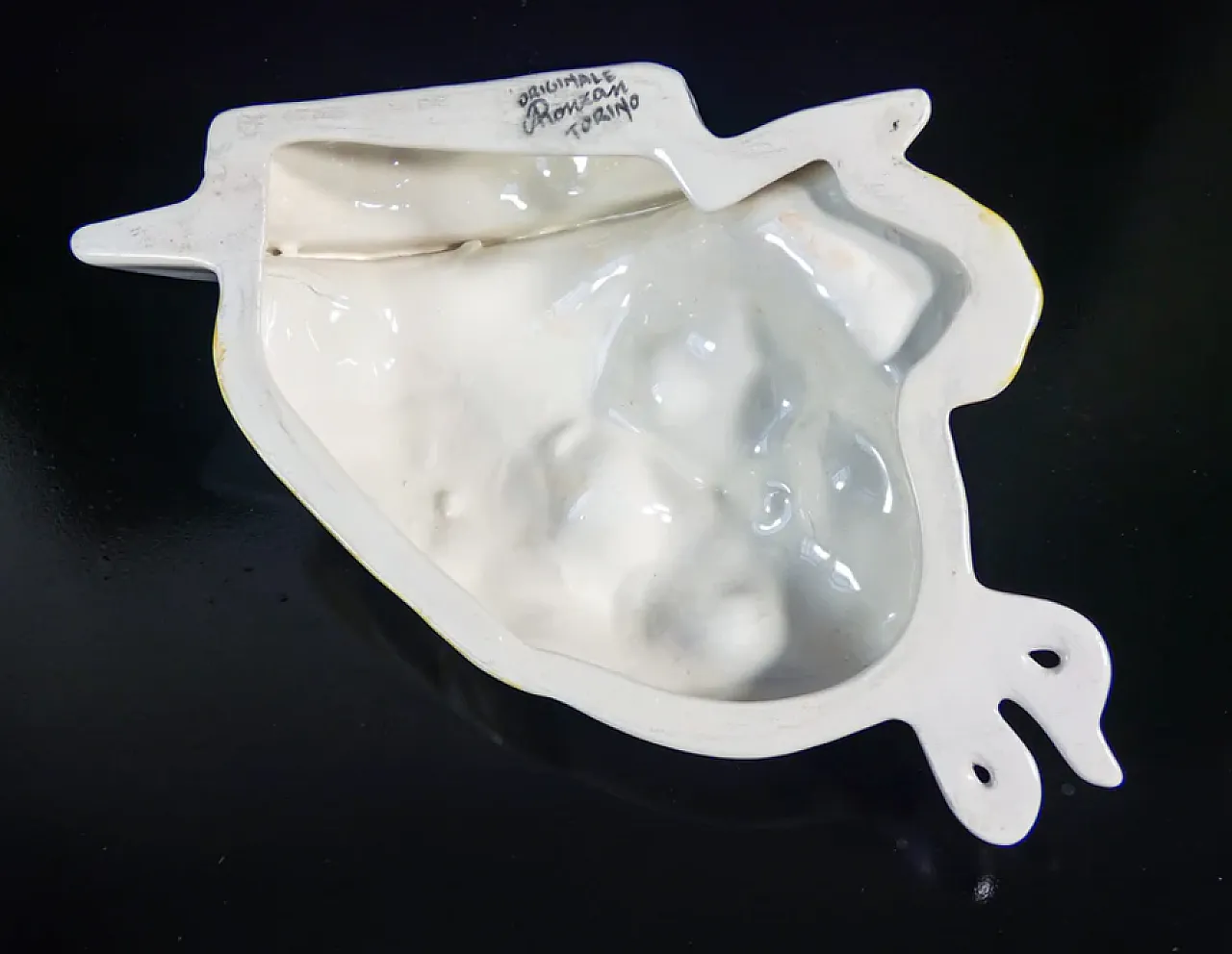 Donna con cappello in ceramica di Antonio Ronzan, anni '40 8