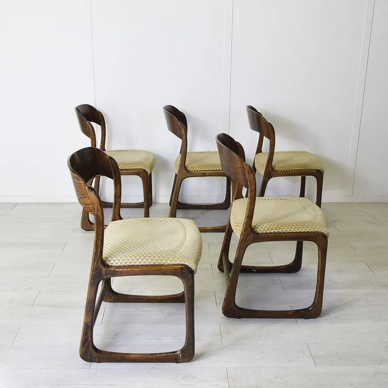 5 Traineau chairs by Baumann, 1960s 9