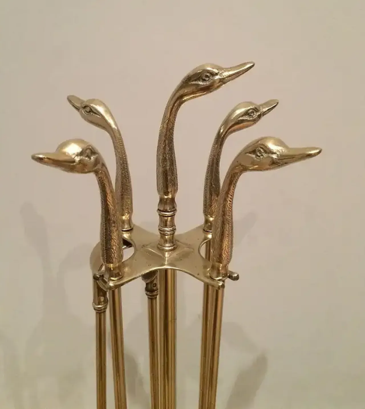 Attrezzi da camino in ottone con teste di anatra, anni '60 2