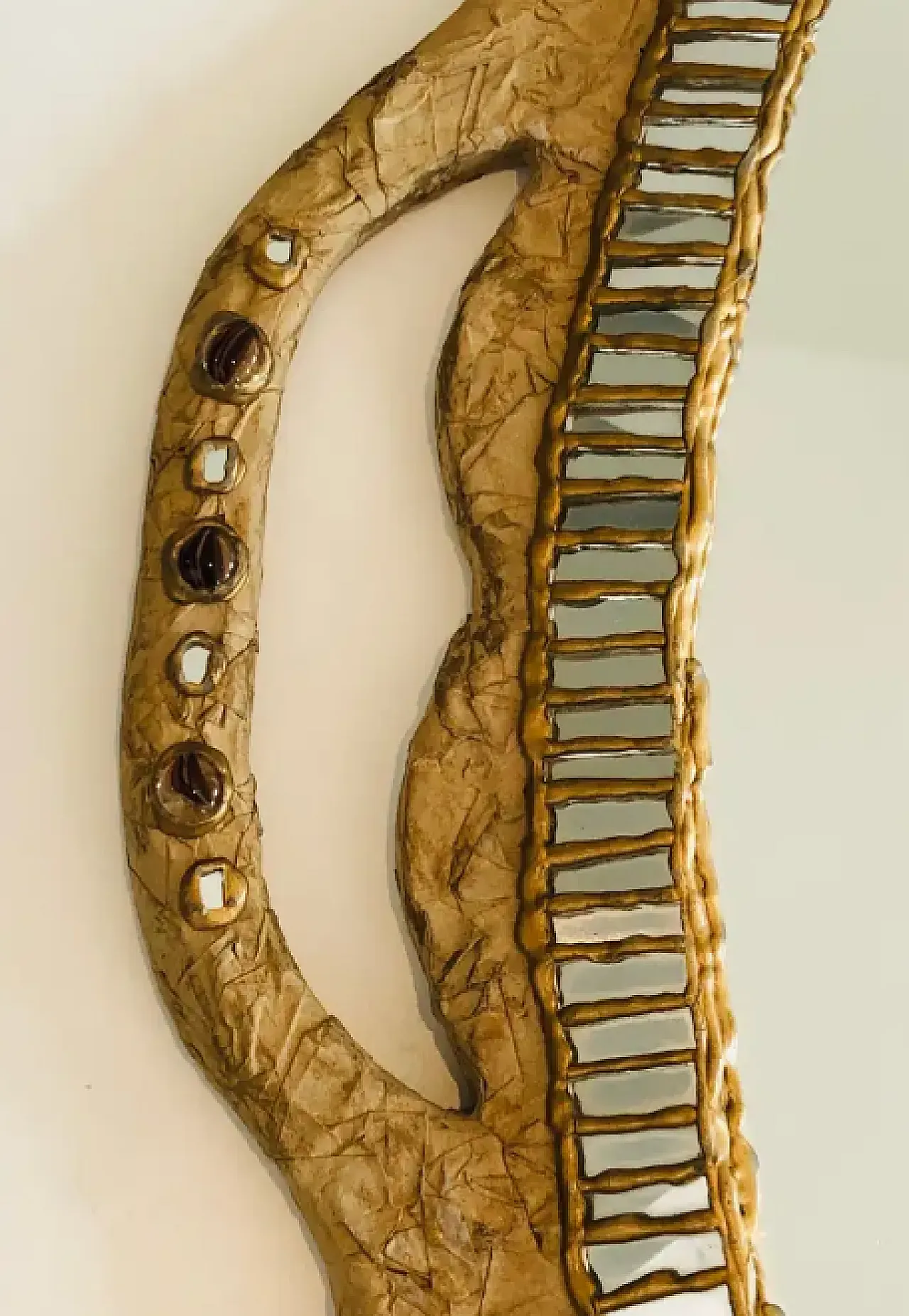 Specchio in cartapesta e intarsio di specchi di A. David, anni '70 3