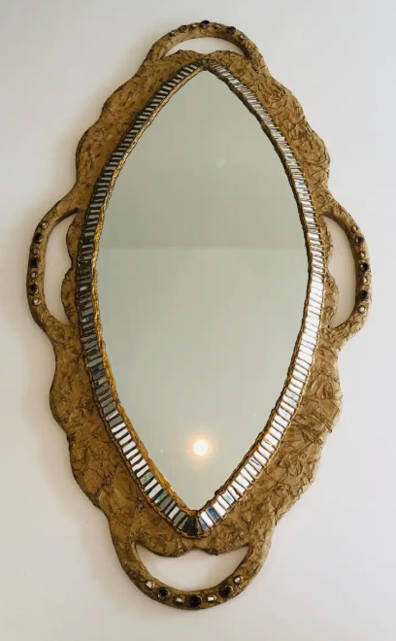 Specchio in cartapesta e intarsio di specchi di A. David, anni '70 9