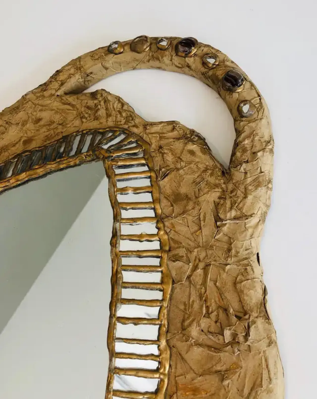 Specchio in cartapesta e intarsio di specchi di A. David, anni '70 10