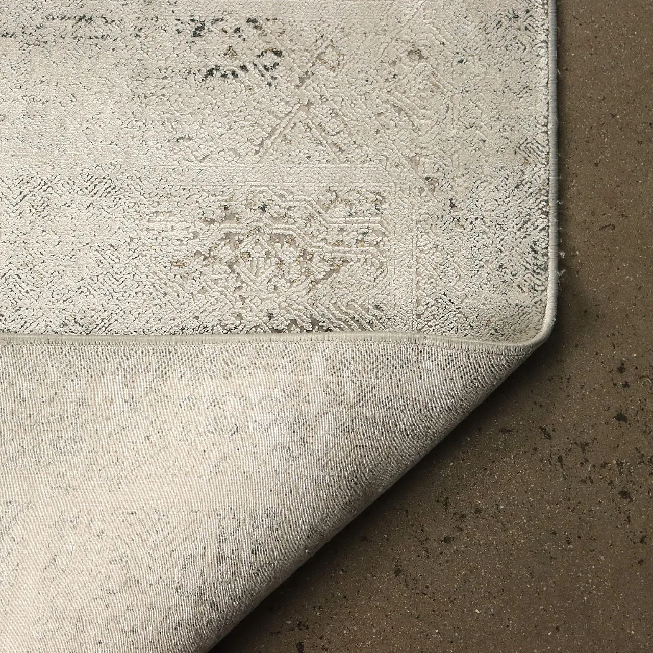 Abadeh Mechanical bamboo and acrylic carpet 9
