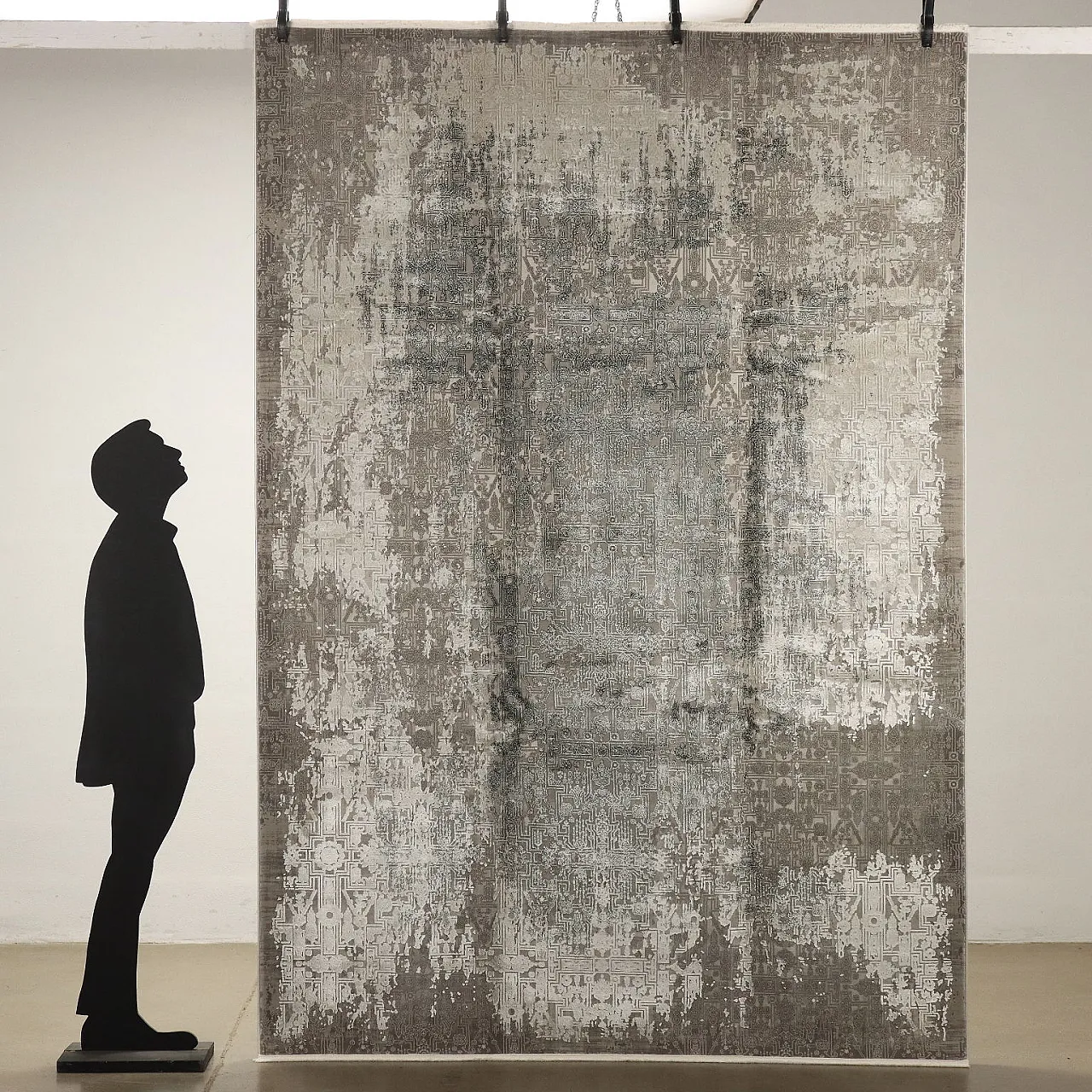 Abadeh thin-knotted rug in acrylic and gray bamboo, 2024 2