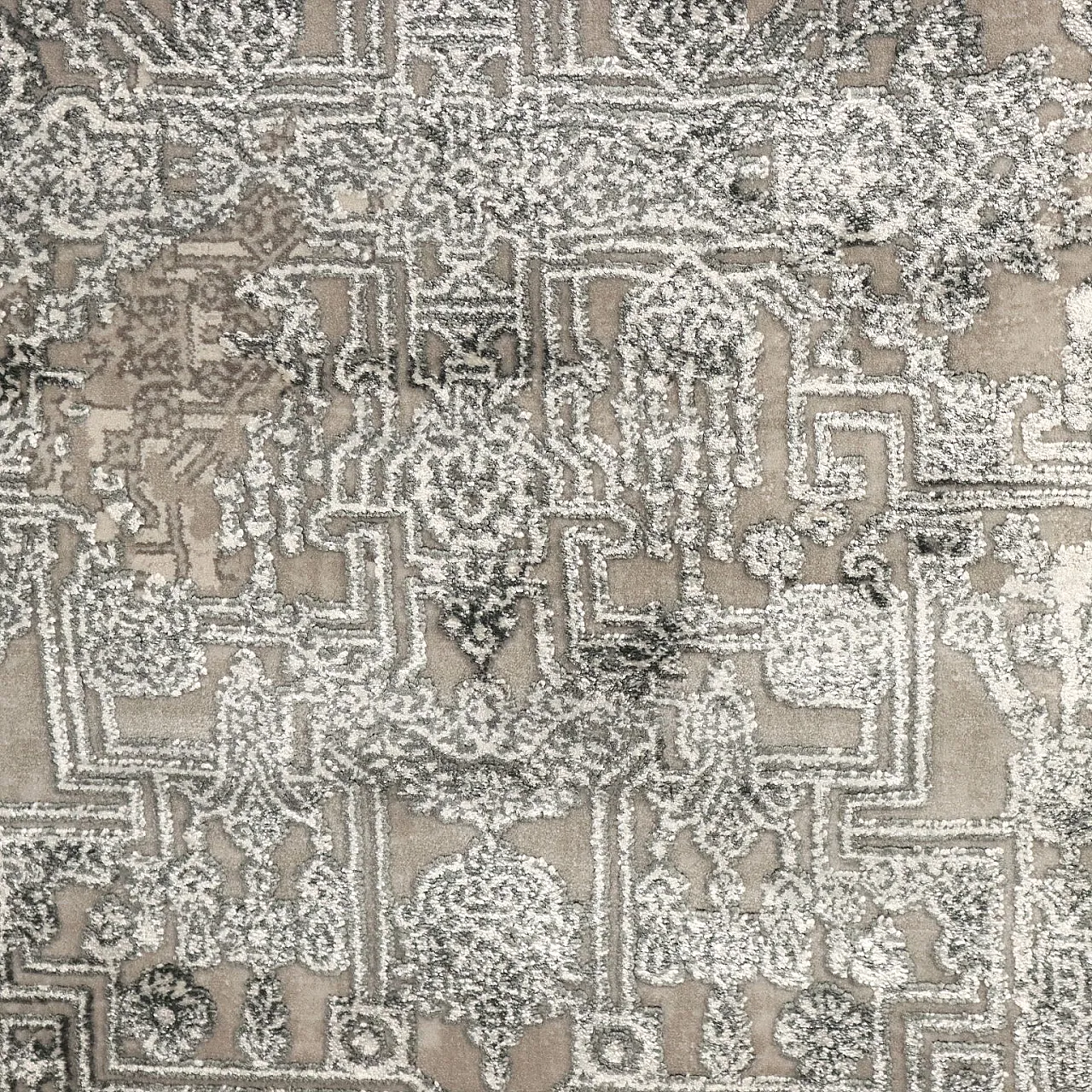 Abadeh thin-knotted rug in acrylic and gray bamboo, 2024 3