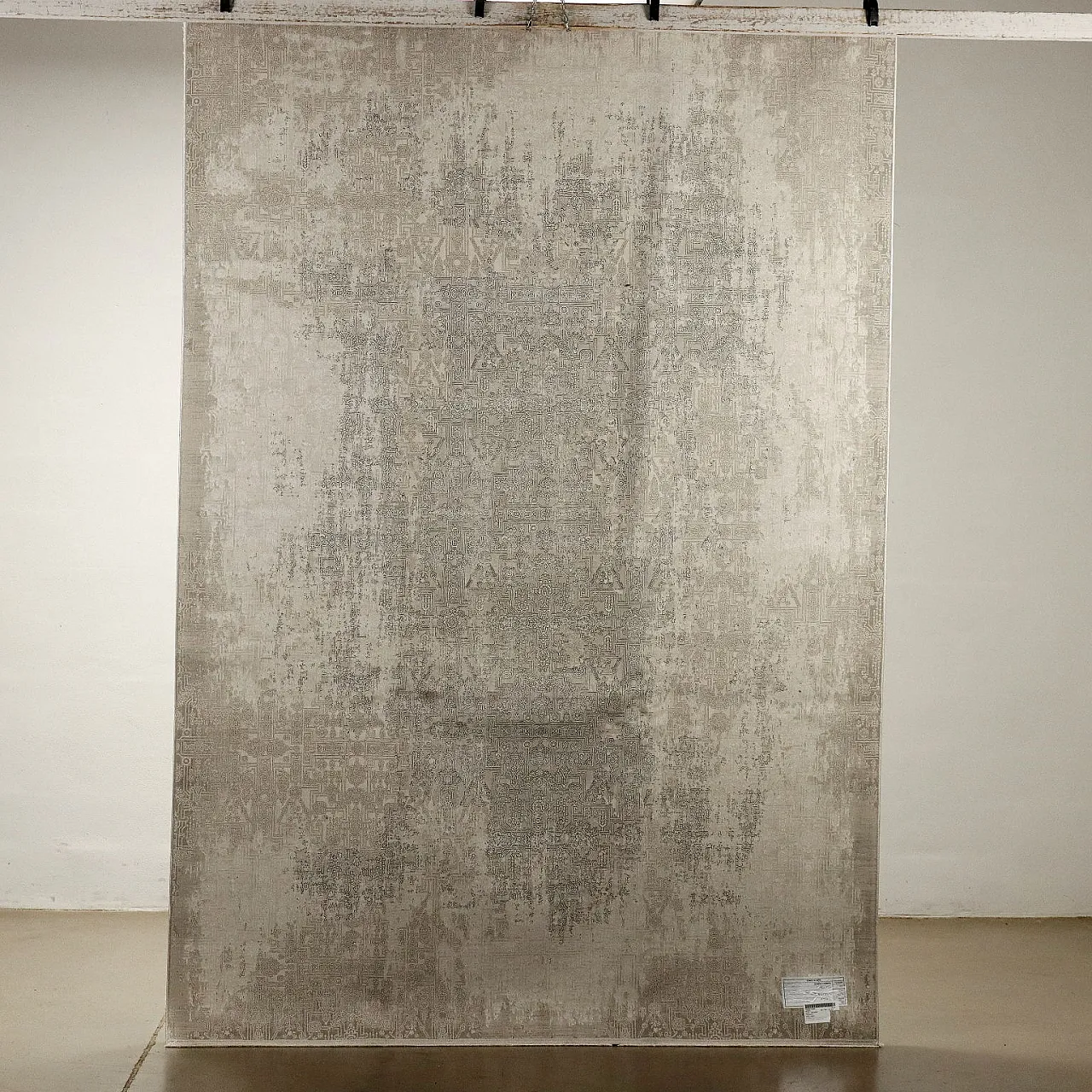 Abadeh thin-knotted rug in acrylic and gray bamboo, 2024 7