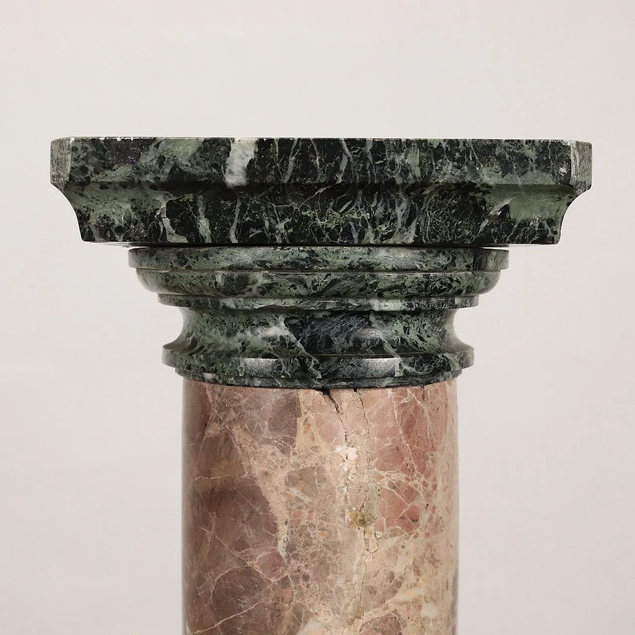 Colonna portabusto in marmo Macchia Vecchia e marmo Verde Alpi 4