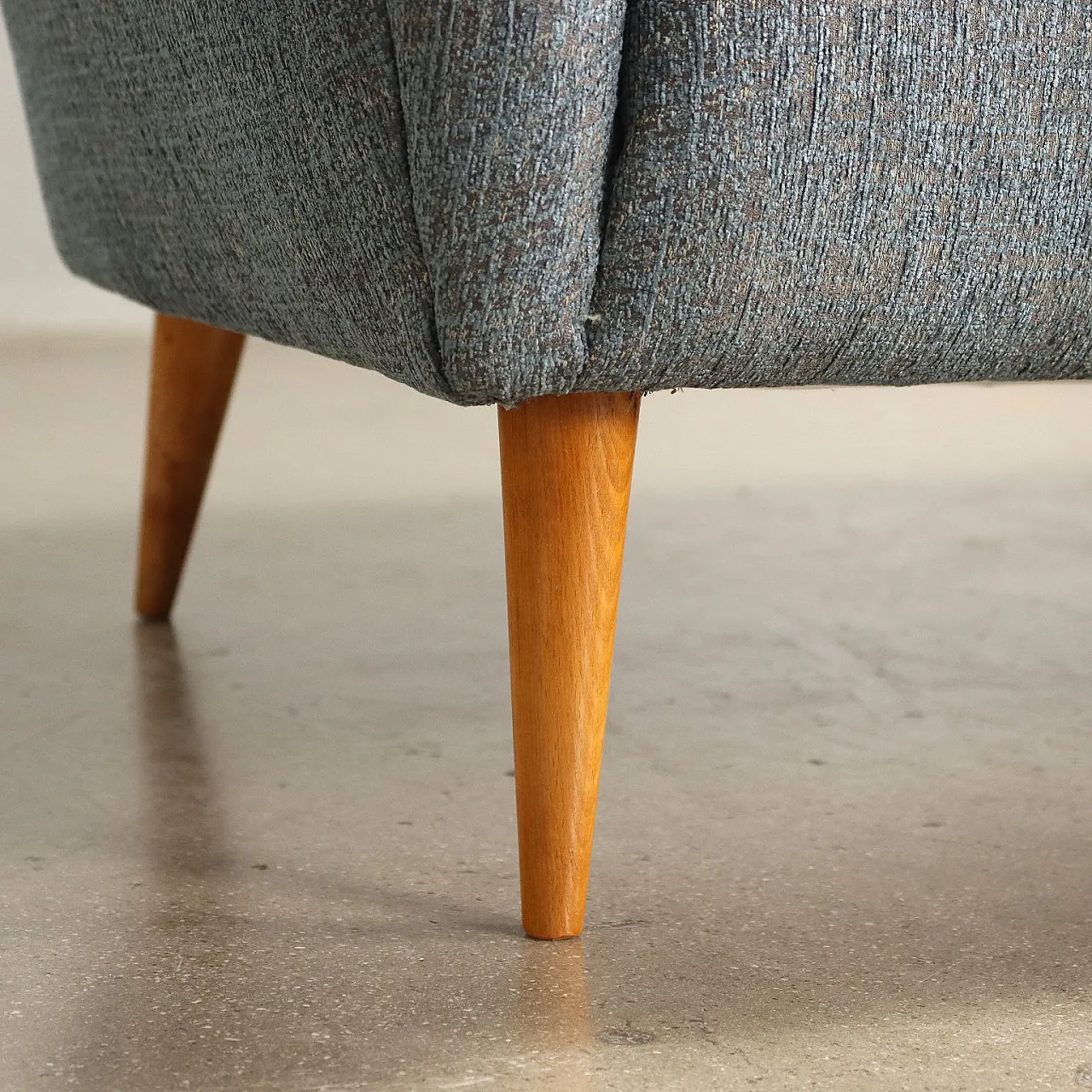 Divano in faggio e tessuto nello stile di Carlo De Carli, anni '50 7