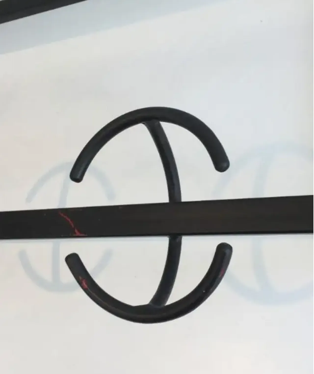 Appendiabiti di design in metallo nero, anni '50 3