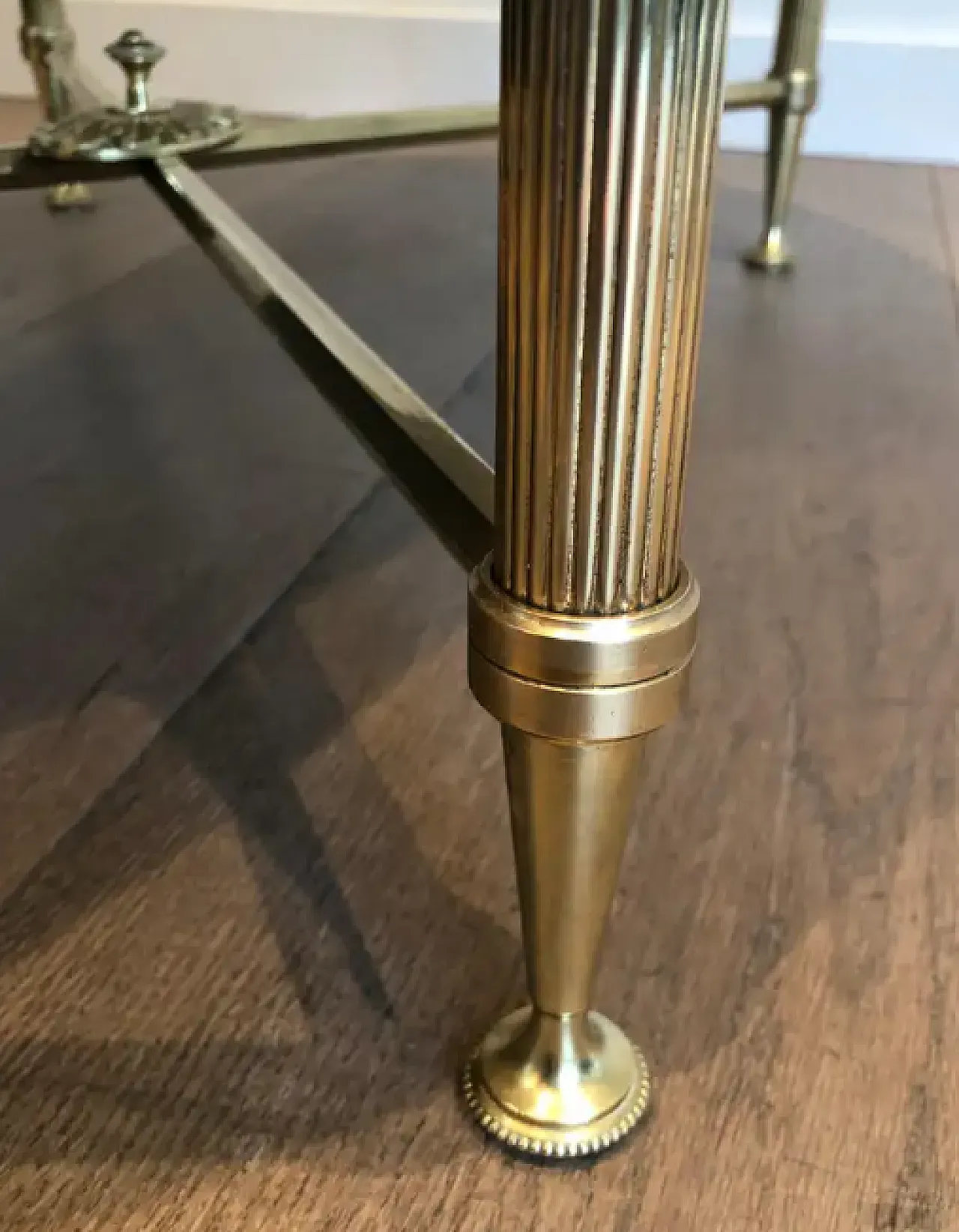 Tavolino in ottone e marmo di Carrara di Maison Jansen, anni '40 5