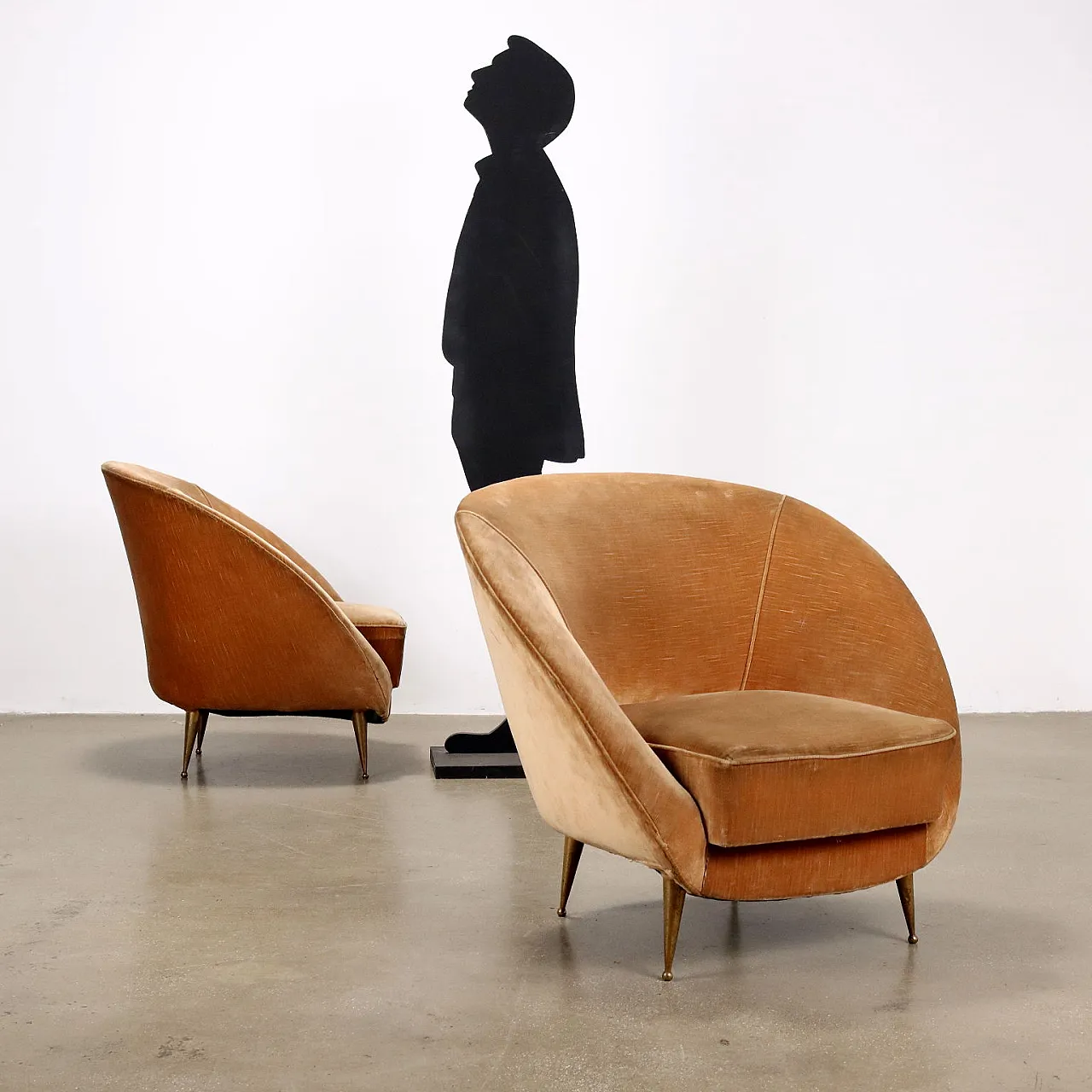 Poltrone in velluro con gambe in ottone, anni '50 2