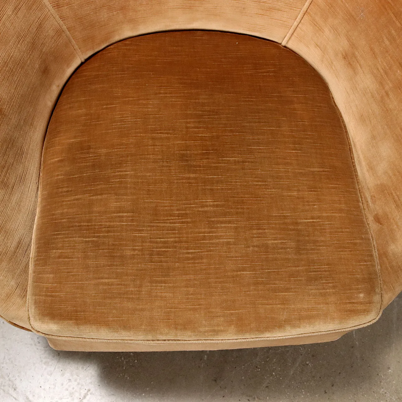 Poltrone in velluro con gambe in ottone, anni '50 4