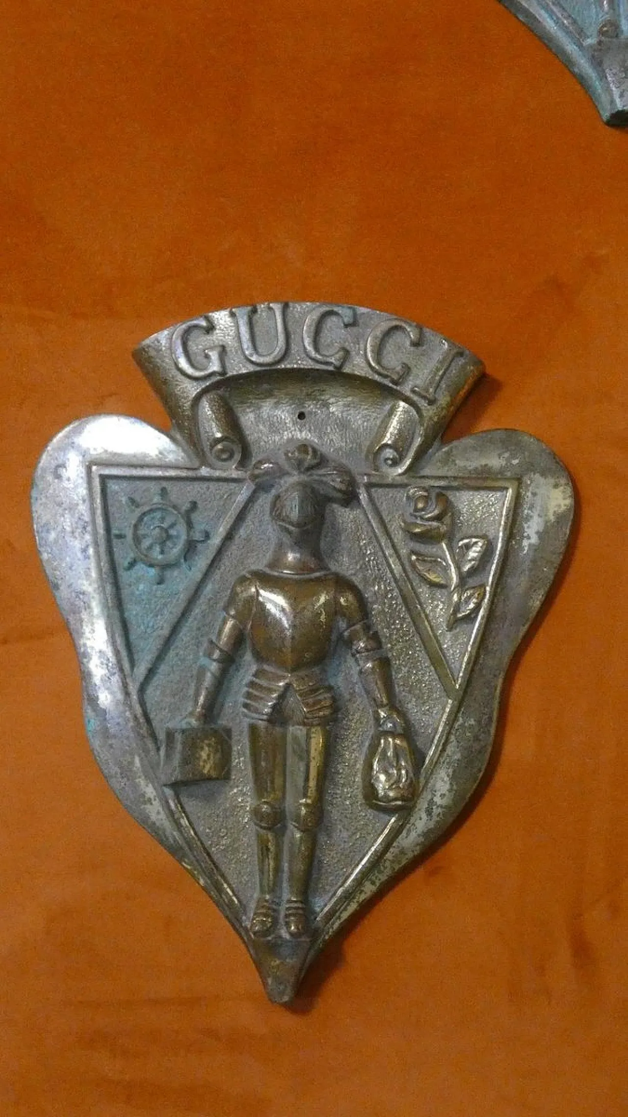 Guccio Gucci High Relief Coat of Arms in Cast Bronze, Italy, 20th Century 3