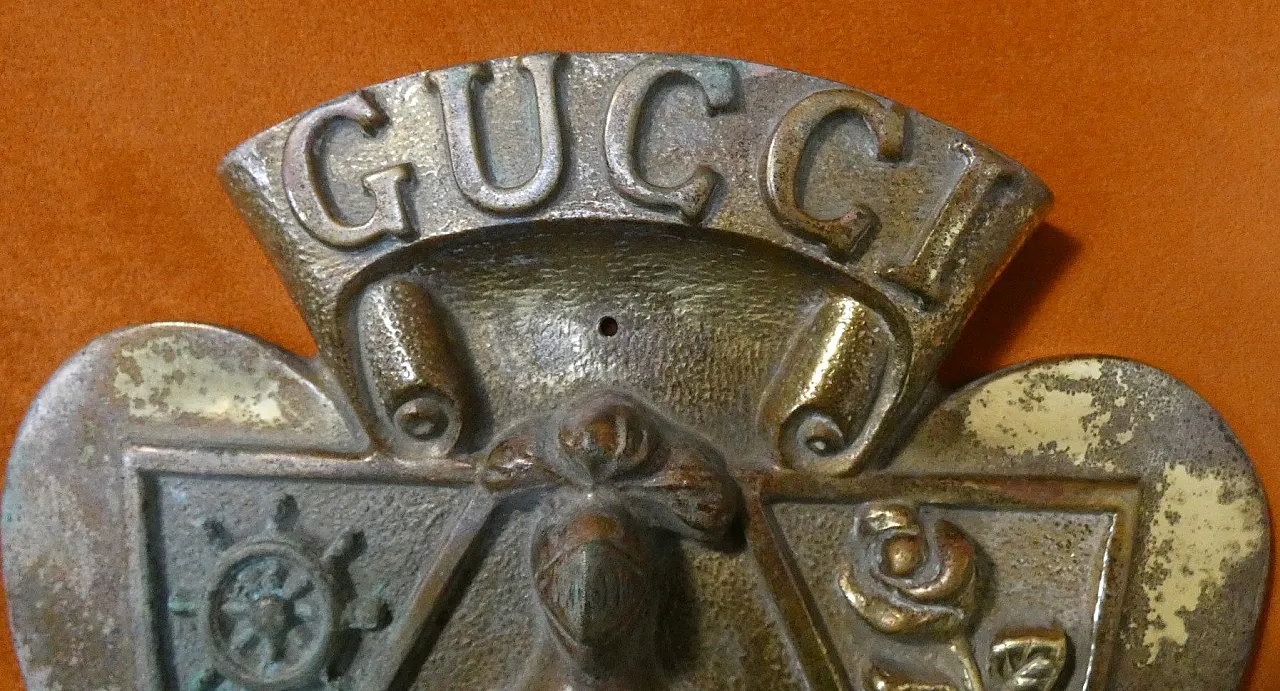 Guccio Gucci High Relief Coat of Arms in Cast Bronze, Italy, 20th Century 4