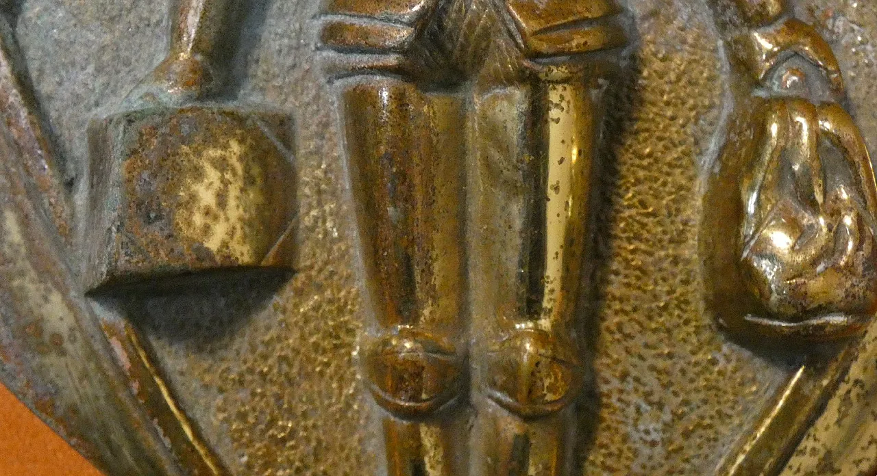 Guccio Gucci High Relief Coat of Arms in Cast Bronze, Italy, 20th Century 9