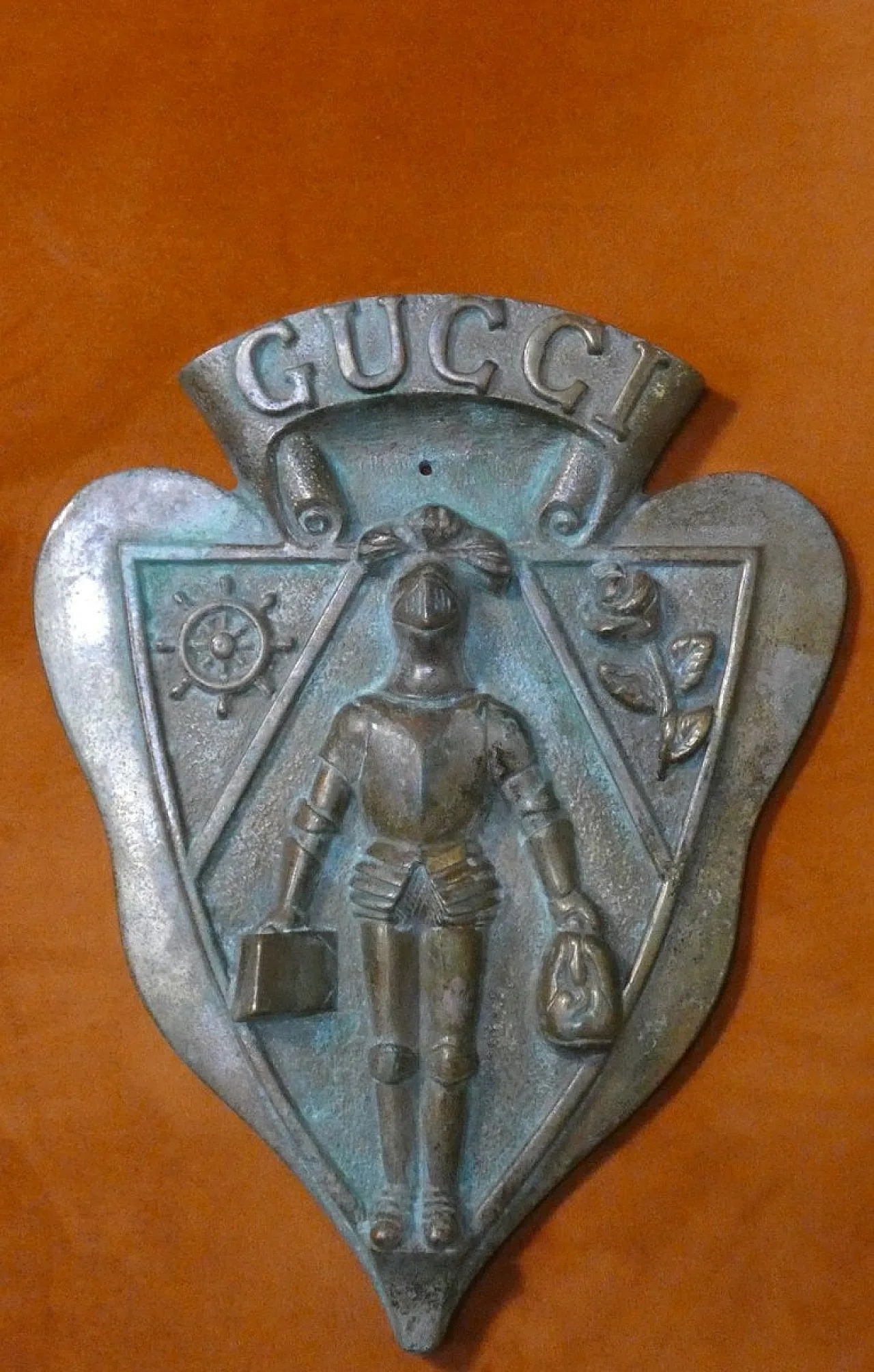Guccio Gucci High Relief Coat of Arms in Cast Bronze, Italy, 20th Century 12