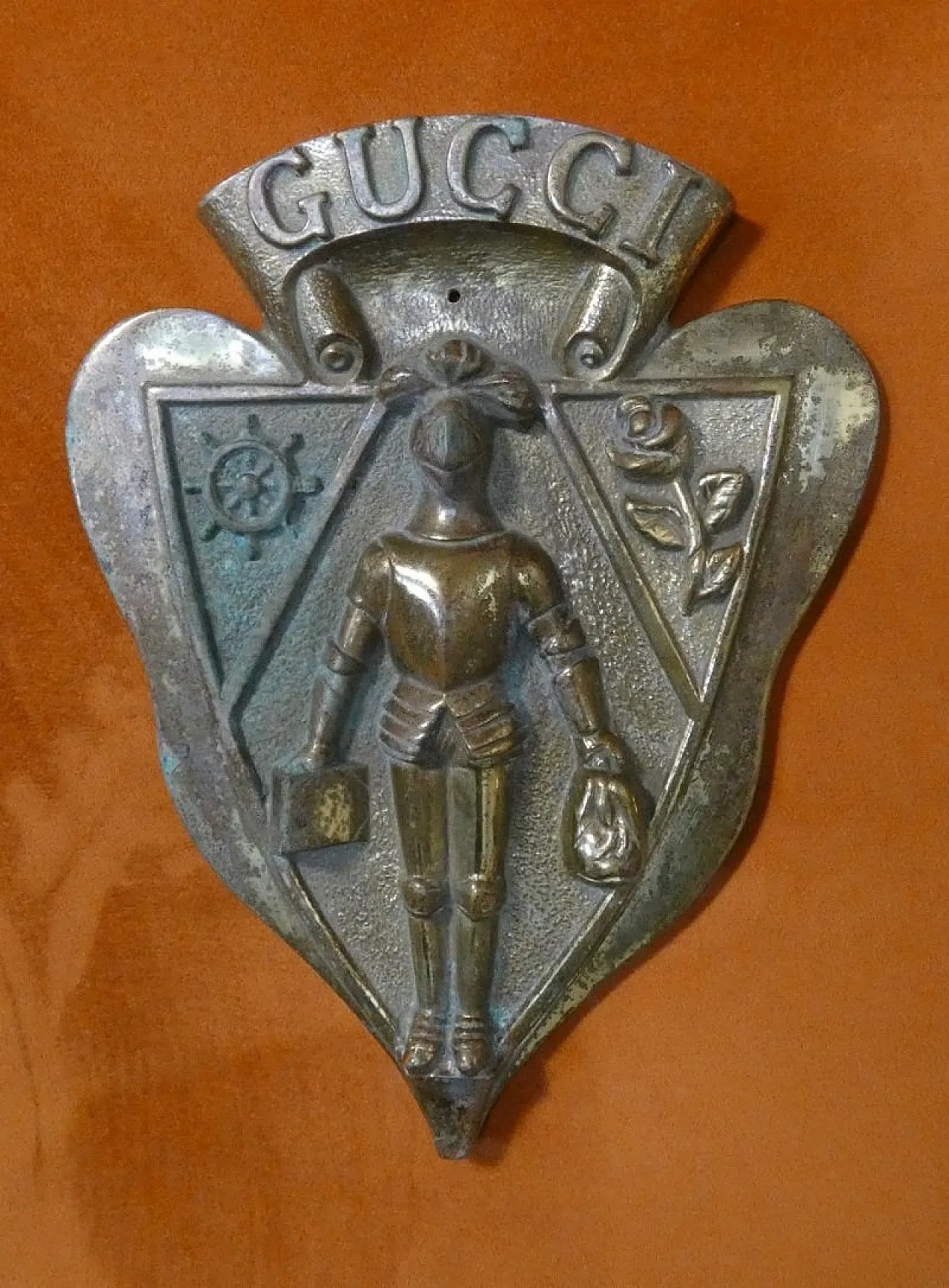 Guccio Gucci High Relief Coat of Arms in Cast Bronze, Italy, 20th Century 16