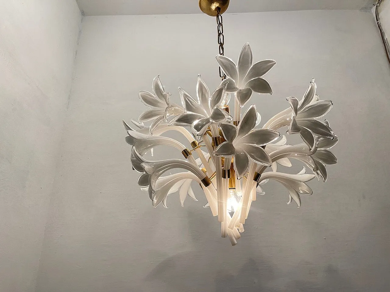 White Murano Flower Chandelier by Franco Luce, 1970s 2