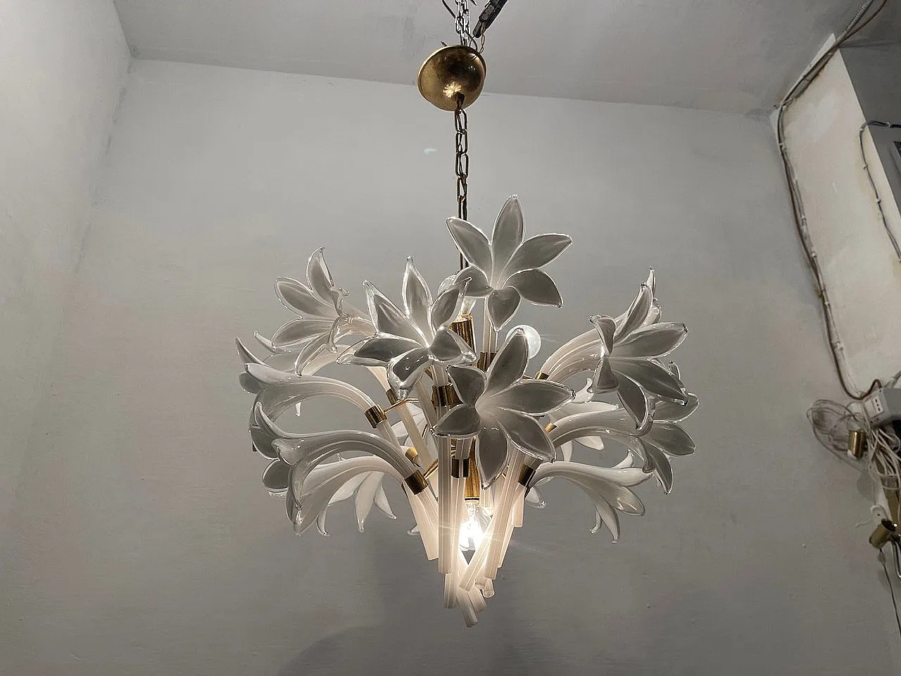 White Murano Flower Chandelier by Franco Luce, 1970s 3