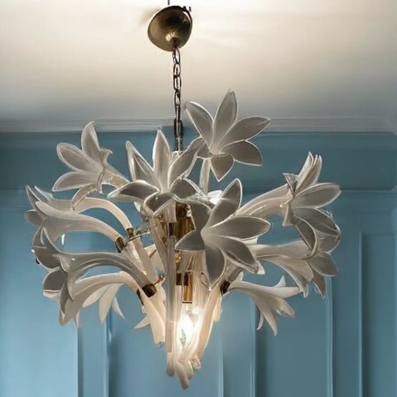White Murano Flower Chandelier by Franco Luce, 1970s 4