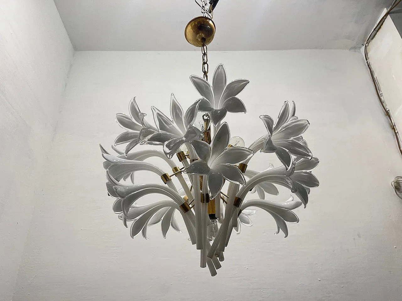 White Murano Flower Chandelier by Franco Luce, 1970s 9
