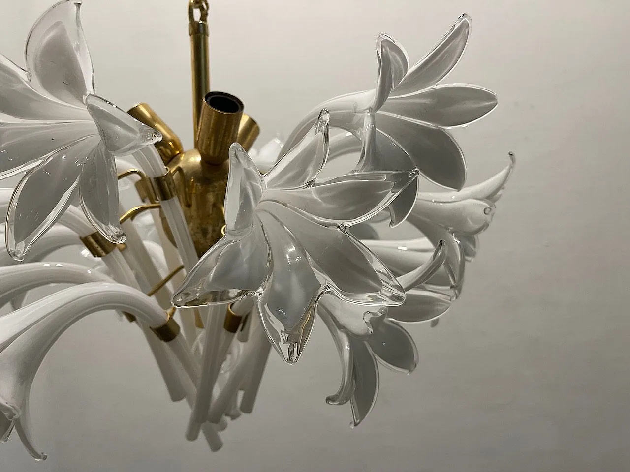 White Murano Flower Chandelier by Franco Luce, 1970s 10
