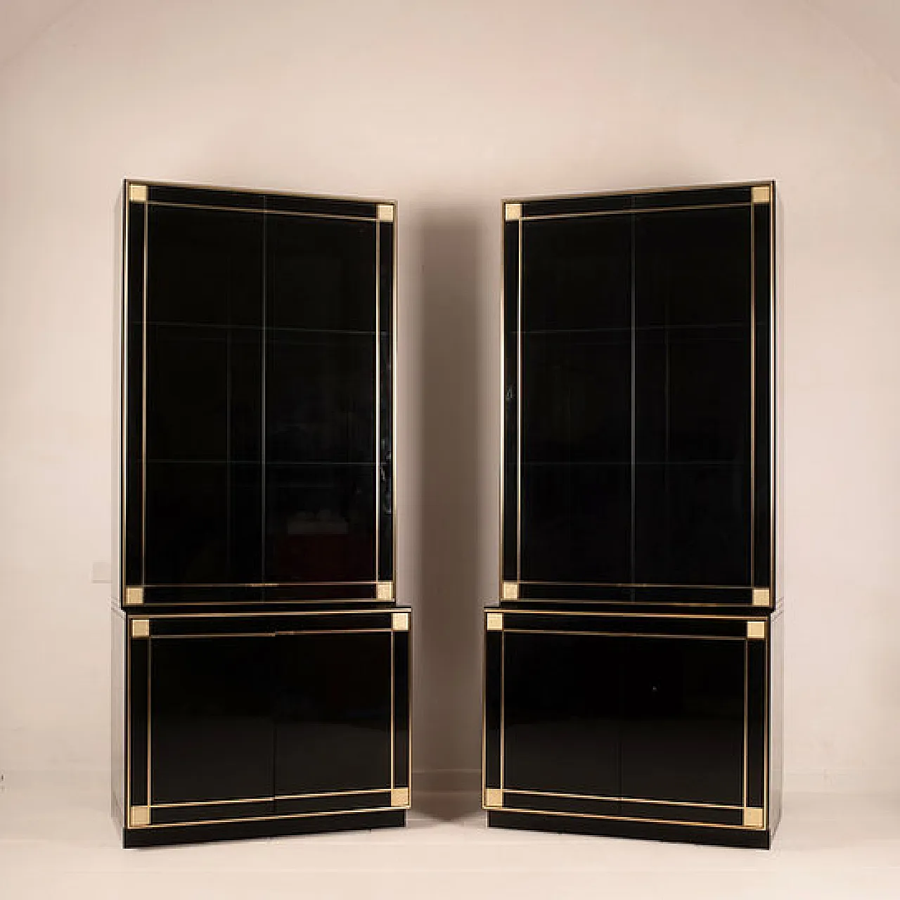 Coppia di vetrine di Pierre Cardin per Roche Bobois, anni '70 15