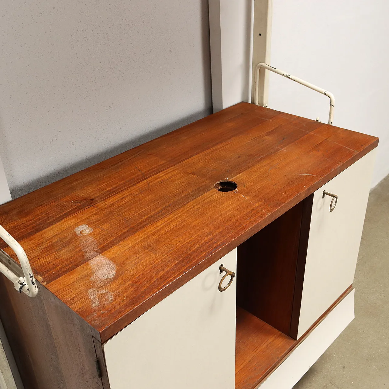 Libreria in teak e formica con piedini regolabili in ottone, anni '60 8