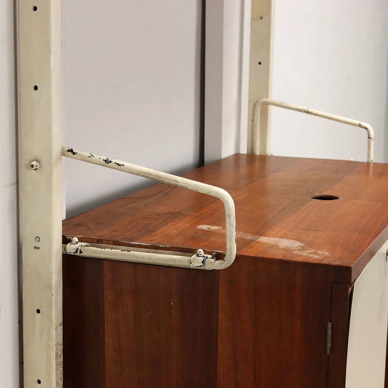 Libreria in teak e formica con piedini regolabili in ottone, anni '60 9