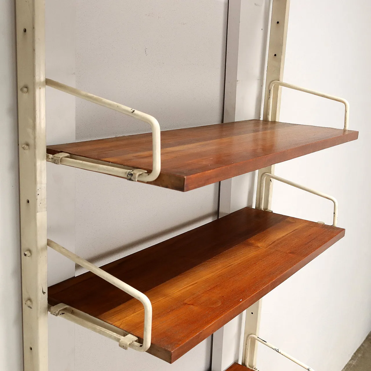 Libreria in teak e formica con piedini regolabili in ottone, anni '60 10