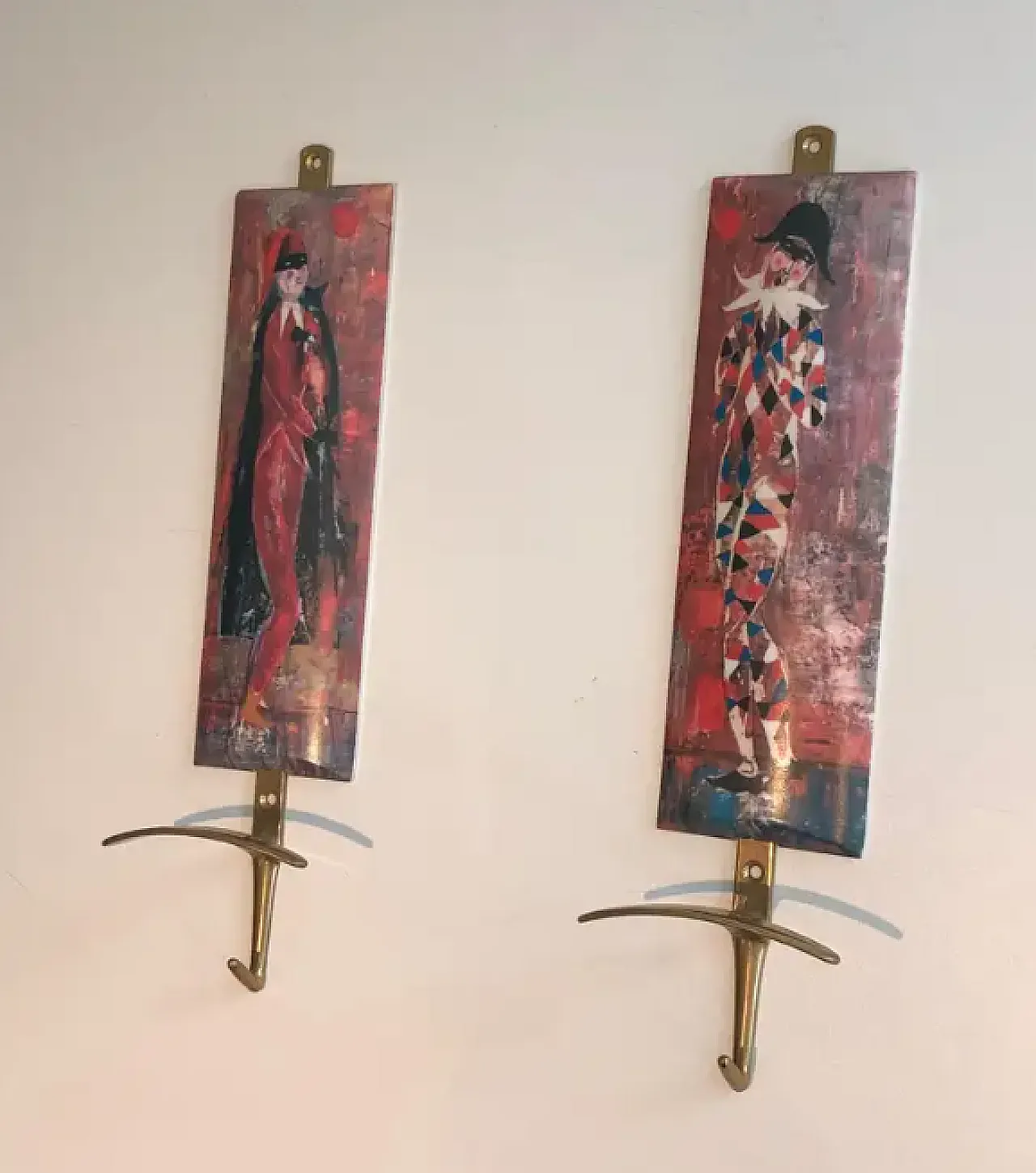 Coppia di appendiabiti in ottone e plastica, anni '70 2