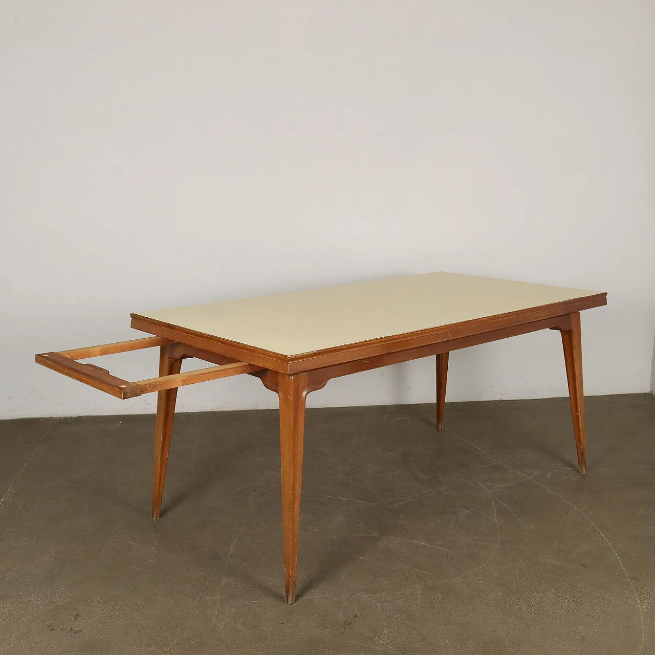 Tavolo allungabile in faggio e formica, anni '50 3